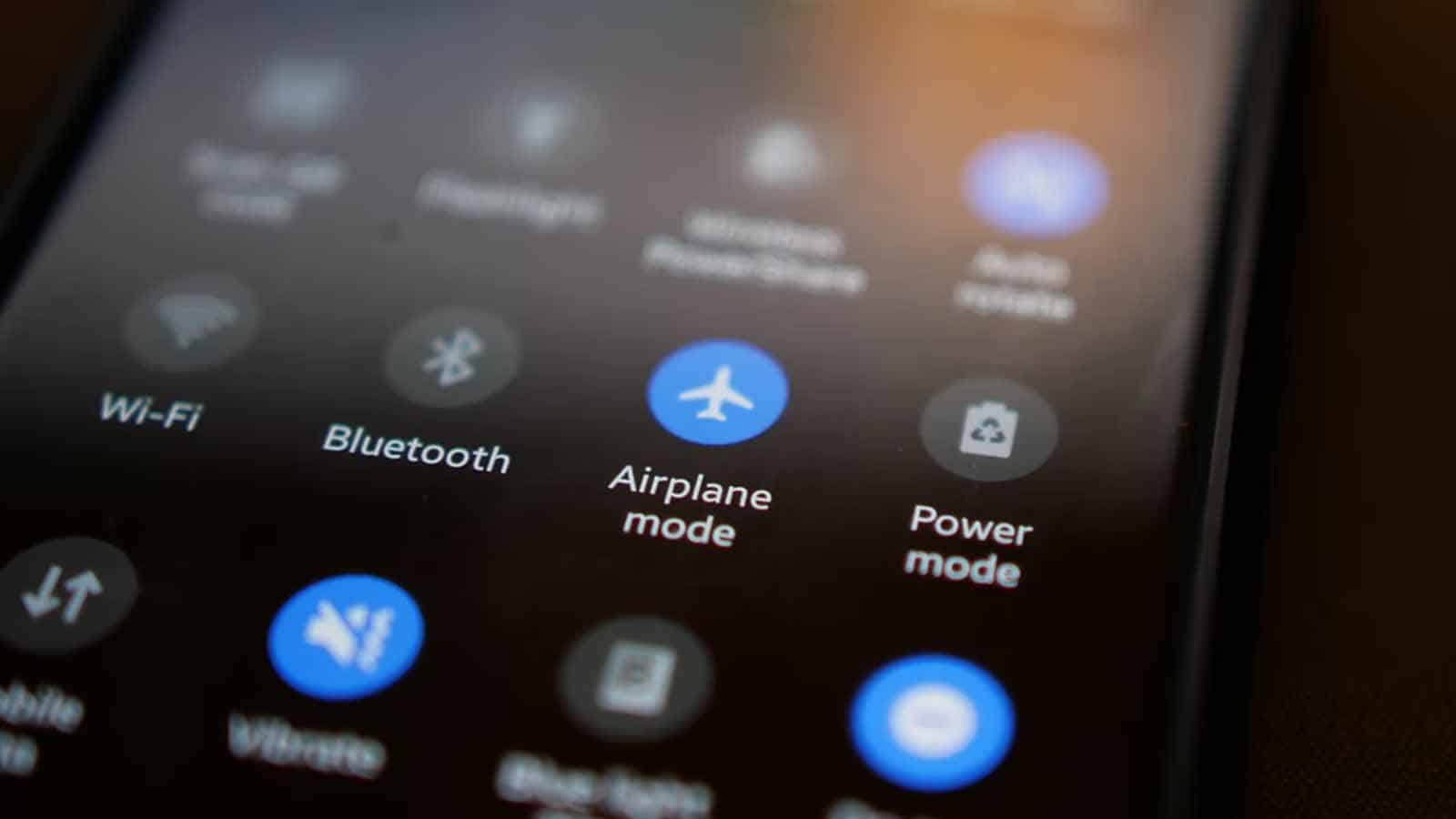 راه حل پنجم: وای فای گوشی خود را در حالت پرواز امتحان کنید(Airplane Mode)
